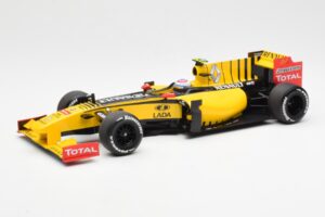 Renault F1 Team R30 #11 V. Petrov Showcar F1 2010 Minichamps 1:18 150100082 Fém