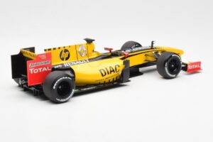 Renault R30 R. Kubica / V. Petrov F1 Showcar 2010 Minichamps 1:18 7711428831 Fém – 2. kép a 6-ből