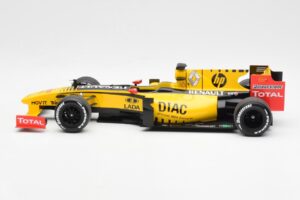 Renault R30 R. Kubica / V. Petrov F1 Showcar 2010 Minichamps 1:18 7711428831 Fém – 3. kép a 6-ből