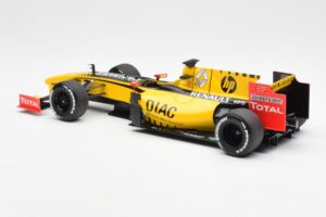 Renault R30 R. Kubica / V. Petrov F1 Showcar 2010 Minichamps 1:18 7711428831 Fém – 5. kép a 6-ből