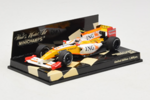 Renault R29 #8 N. Piquet Jr. Showcar F1 2009 Minichamps 1:43 400090078 Fém – 2. kép a 5-ből