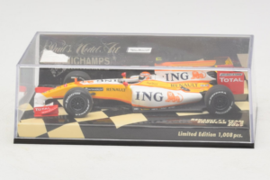 Renault R29 #8 N. Piquet Jr. Showcar F1 2009 Minichamps 1:43 400090078 Fém – 4. kép a 5-ből