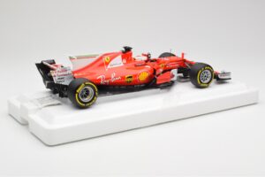 Scuderia Ferrari SF70H #5 S. Vettel Winner Australian GP 2017 End of Race BBR 1:18 BBR181705-E Fém – 2. kép a 7-ből