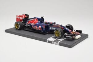 Scuderia Toro Rosso STR10 Renault #33 M. Verstappen Australian GP 2015 Minichamps 1:18 117150033 Gyanta – 4. kép a 7-ből