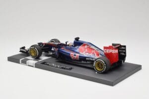 Scuderia Toro Rosso STR10 Renault #33 M. Verstappen Australian GP 2015 Minichamps 1:18 117150033 Gyanta – 5. kép a 7-ből