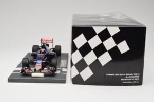 Scuderia Toro Rosso STR10 Renault #33 M. Verstappen Australian GP 2015 Minichamps 1:18 117150033 Gyanta – 6. kép a 7-ből