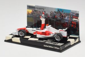Toyota TF105 #16 J. Trulli Malaysia GP Podium 2005 Minichamps 1:43 400050116 Fém – 3. kép a 4-ből