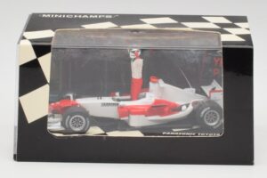 Toyota TF105 #16 J. Trulli Malaysia GP Podium 2005 Minichamps 1:43 400050116 Fém – 4. kép a 4-ből