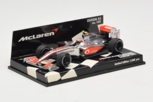McLaren MP4-24 Mercedes #2 H. Kovalainen Vodafone McLaren Showcar F1 2009 Minichamps 1:43 530094372 Fém – 2. kép a 5-ből