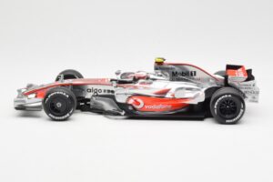 McLaren MP4-23 Mercedes #23 H. Kovalainen 2008 Minichamps 1:18 530081823 Fém – 3. kép a 6-ből