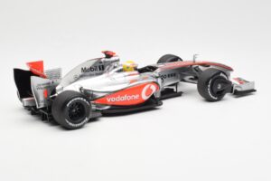 McLaren MP4-24 #1 L. Hamilton 2009 Dealer Edition Minichamps 1:18 503091801 Fém – 2. kép a 6-ből