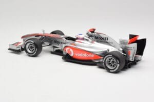 McLaren MP4-25 Vodafone #1 J. Button F1 2010 Minichamps 1:18 530101871-R1 Fém – 5. kép a 7-ből