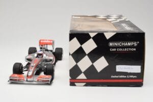 McLaren MP4-25 Vodafone #1 J. Button F1 2010 Minichamps 1:18 530101871-R1 Fém – 6. kép a 7-ből