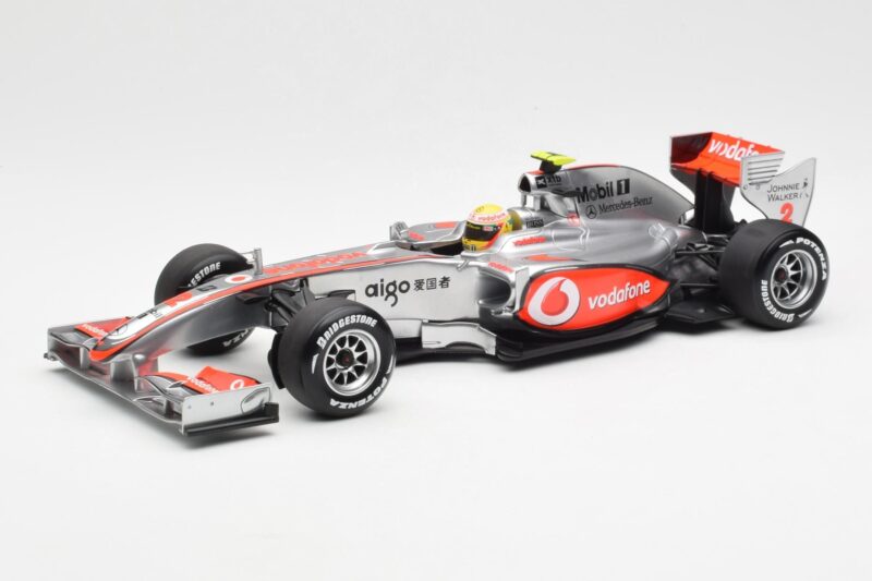 Vodafone McLaren Mercedes MP4-25 #3 L. Hamilton F1 Showcar 2010 Minichamps 1:18 530101872 Fém