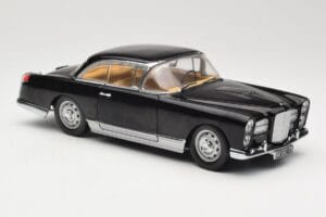 Facel Vega HK500 Fekete Sun Star 1:18 3751 Fém – 6. kép a 8-ből