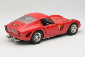 Ferrari 250 GTO Piros Bburago 1:18 B003 Fém – 3. kép a 8-ből