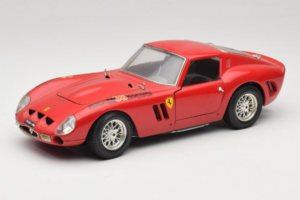 Ferrari 250 GTO Piros Bburago 1:18 B003 Fém