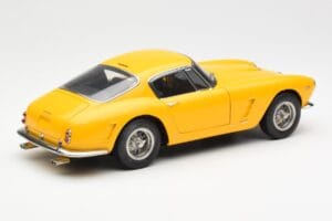 Ferrari 250 GT SWB Sárga CMC 1:18 M-054 Fém – 2. kép a 6-ből