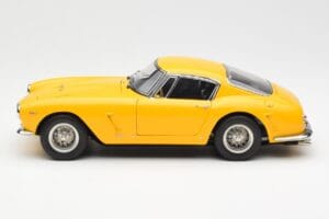 Ferrari 250 GT SWB Sárga CMC 1:18 M-054 Fém – 3. kép a 6-ből
