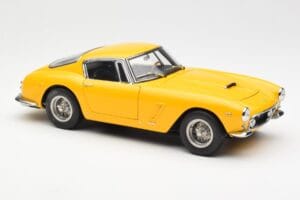 Ferrari 250 GT SWB Sárga CMC 1:18 M-054 Fém – 4. kép a 6-ből