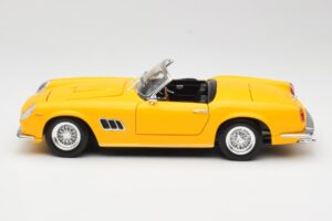 Ferrari 250 GT California Spider Sárga Hot Wheels 1:18 23905 Fém – 4. kép a 8-ből