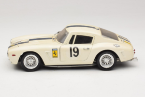 Ferrari 250 GT SWB Berlinette #19 Tour de France Automobile 1961 Eagles Race 1:18 6500 Fém – 4. kép a 8-ből