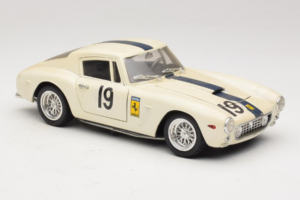 Ferrari 250 GT SWB Berlinette #19 Tour de France Automobile 1961 Eagles Race 1:18 6500 Fém – 6. kép a 8-ből