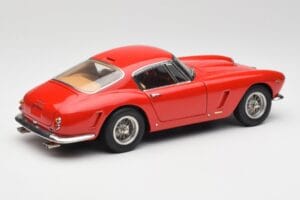 Ferrari 250 GT SWB Piros CMC 1:18 M-046 Fém – 2. kép a 6-ből