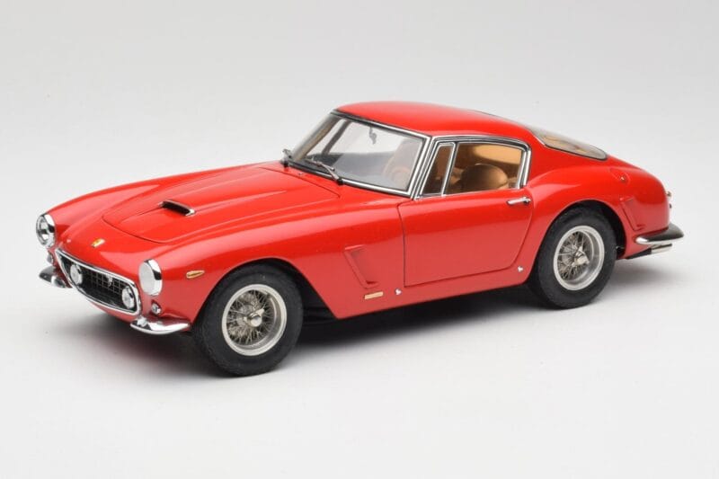 Ferrari 250 GT SWB Piros CMC 1:18 M-046 Fém