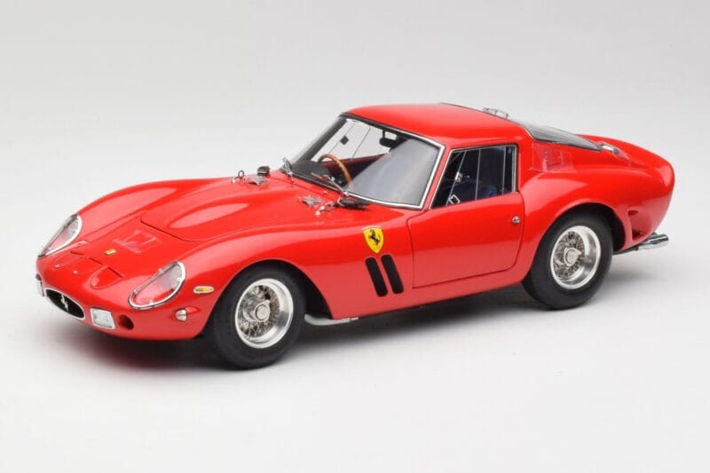 Ferrari 250 GTO London Show Piros CMC 1:18 M-256 Fém