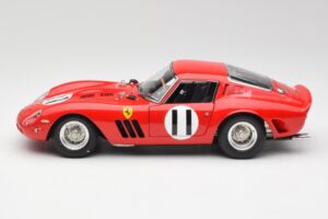 Ferrari 250 GTO #11 J. Surtees / M. Parkes Paris 1000km 1962 CMC 1:18 M-249 Fém – 3. kép a 6-ből
