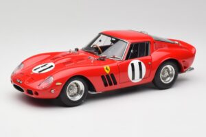Ferrari 250 GTO #11 J. Surtees / M. Parkes Paris 1000km 1962 CMC 1:18 M-249 Fém