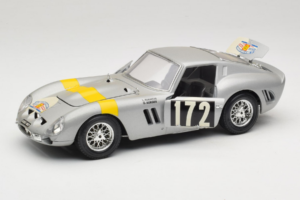 Ferrari 250 GTO #172 L. Bianchi / G. Berger Tour de France 1962 Ezüst Limitált Kiadás Bburago 1:18 3011-S1 Fém – 2. kép a 8-ből