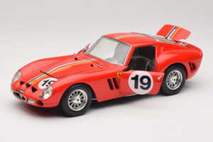 Ferrari 250 GTO #19 Piros Csíkok 1962 Bburago 1:18 3011-P3 Fém – 2. kép a 8-ből