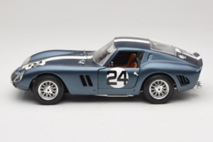 Ferrari 250 GTO #24 Kék Fehér Csík 1962 Bburago 1:18 3011-B2 Fém – 4. kép a 8-ből
