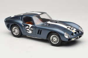 Ferrari 250 GTO #24 Kék Fehér Csík 1962 Bburago 1:18 3011-B2 Fém – 6. kép a 8-ből