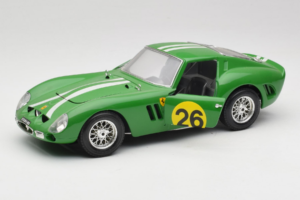 Ferrari 250 GTO #26 Zöld Fehér Csíkok 1962 Bburago 1:18 3011-G3 Fém – 2. kép a 8-ből