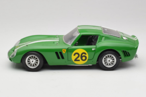 Ferrari 250 GTO #26 Zöld Fehér Csíkok 1962 Bburago 1:18 3011-G3 Fém – 4. kép a 8-ből