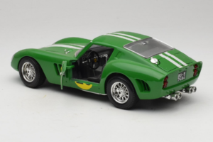 Ferrari 250 GTO #26 Zöld Fehér Csíkok 1962 Bburago 1:18 3011-G3 Fém – 5. kép a 8-ből
