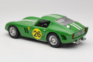 Ferrari 250 GTO #26 Zöld Fehér Csíkok 1962 Bburago 1:18 3011-G3 Fém – 7. kép a 8-ből