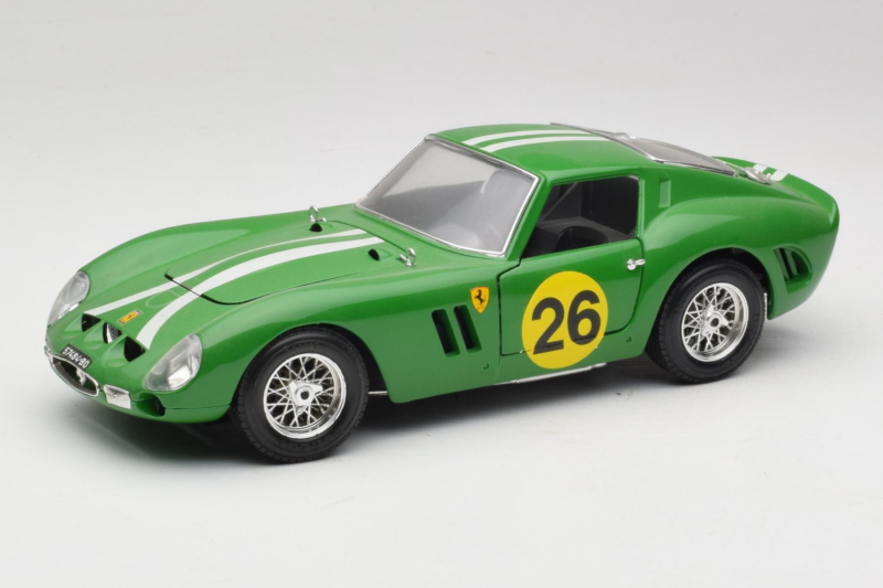 Ferrari 250 GTO #26 Zöld Fehér Csíkok 1962 Bburago 1:18 3011-G3 Fém