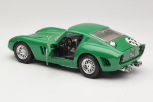 Ferrari 250 GTO #33 Zöld Bburago 1:18 3011-G1 Fém – 5. kép a 8-ből