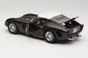 Ferrari 250 GTO #86 Fekete Bburago 1:18 3011-B1 Fém – 5. kép a 8-ből