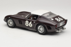 Ferrari 250 GTO #86 Fekete Bburago 1:18 3011-B1 Fém – 7. kép a 8-ből