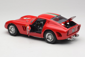 Ferrari 250 GTO #96 Piros 1962 Bburago 1:18 3011-N1 Fém – 5. kép a 8-ből