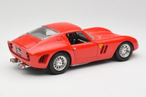 Ferrari 250 GTO Piros Bburago 1:18 3011 Fém – 3. kép a 8-ből