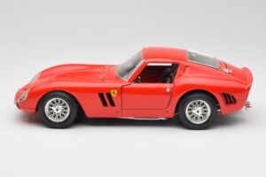 Ferrari 250 GTO Piros Bburago 1:18 3011 Fém – 4. kép a 8-ből