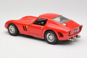 Ferrari 250 GTO Piros Bburago 1:18 3011 Fém – 7. kép a 8-ből