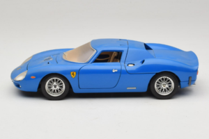 Ferrari 250 LM Kék Bburago 1:18 3033-B1 Fém – 4. kép a 8-ből