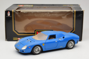 Ferrari 250 LM Kék Bburago 1:18 3033-B1 Fém – 8. kép a 8-ből
